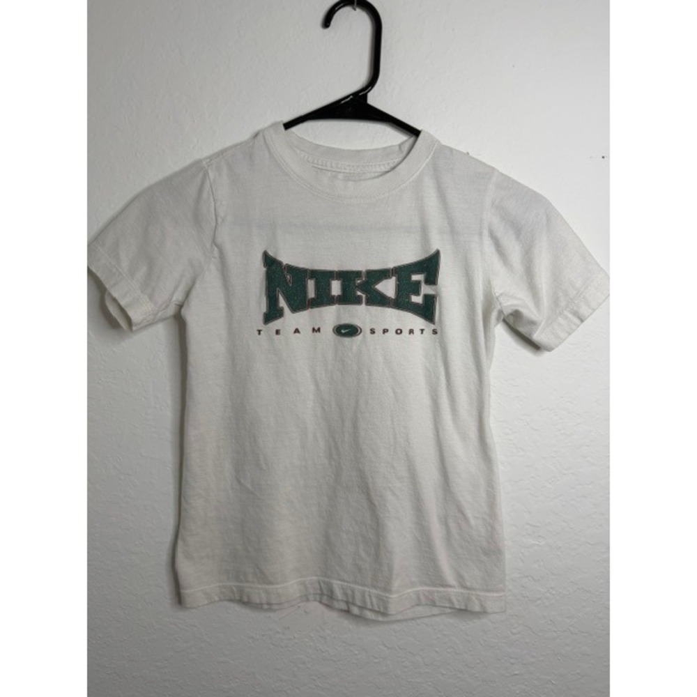 Nike Team Sports Kids Graphic T-Shirt White Green Small S Short Sleeve Tee